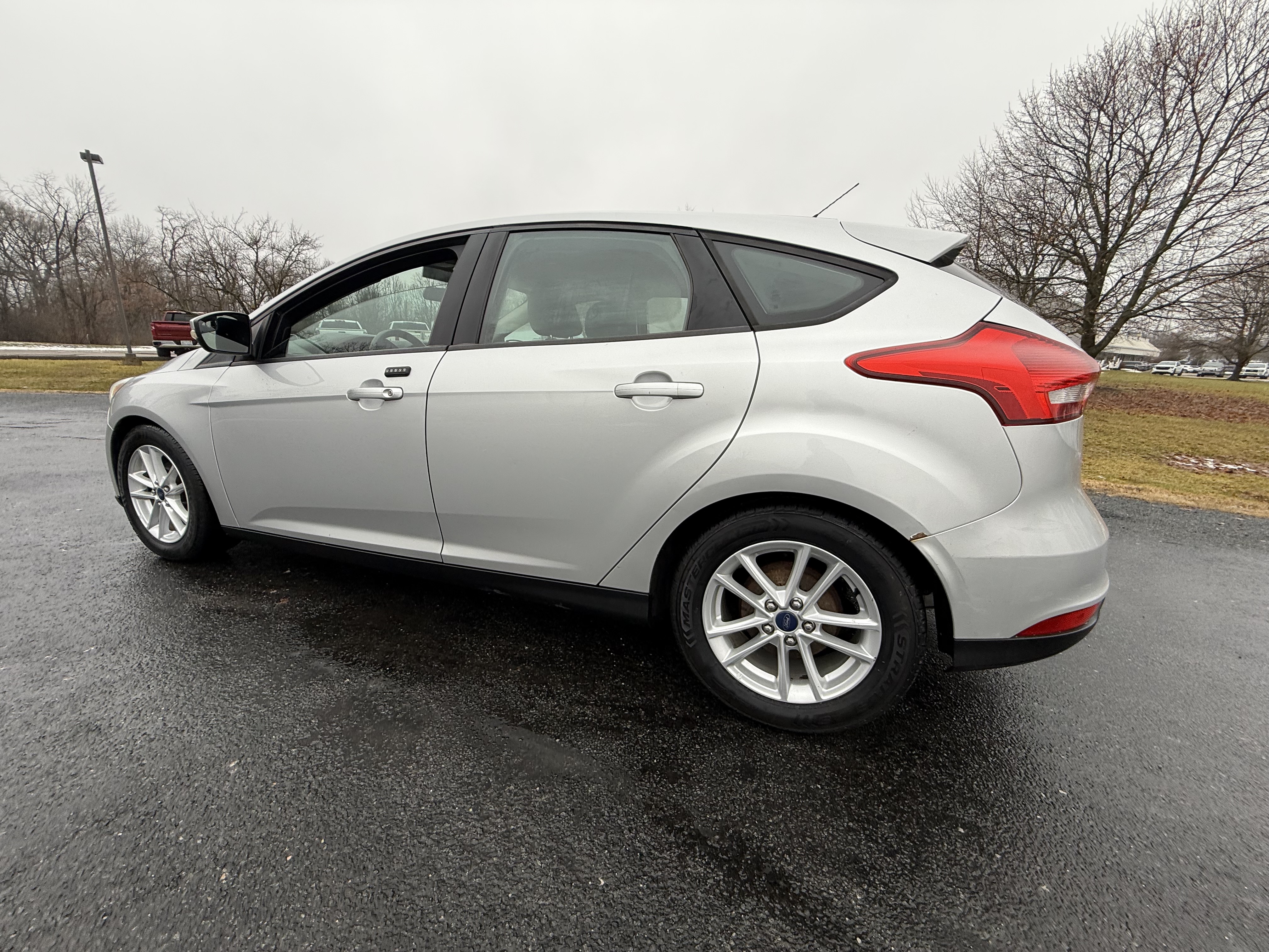 2016 Ford Focus SE - Photo 17