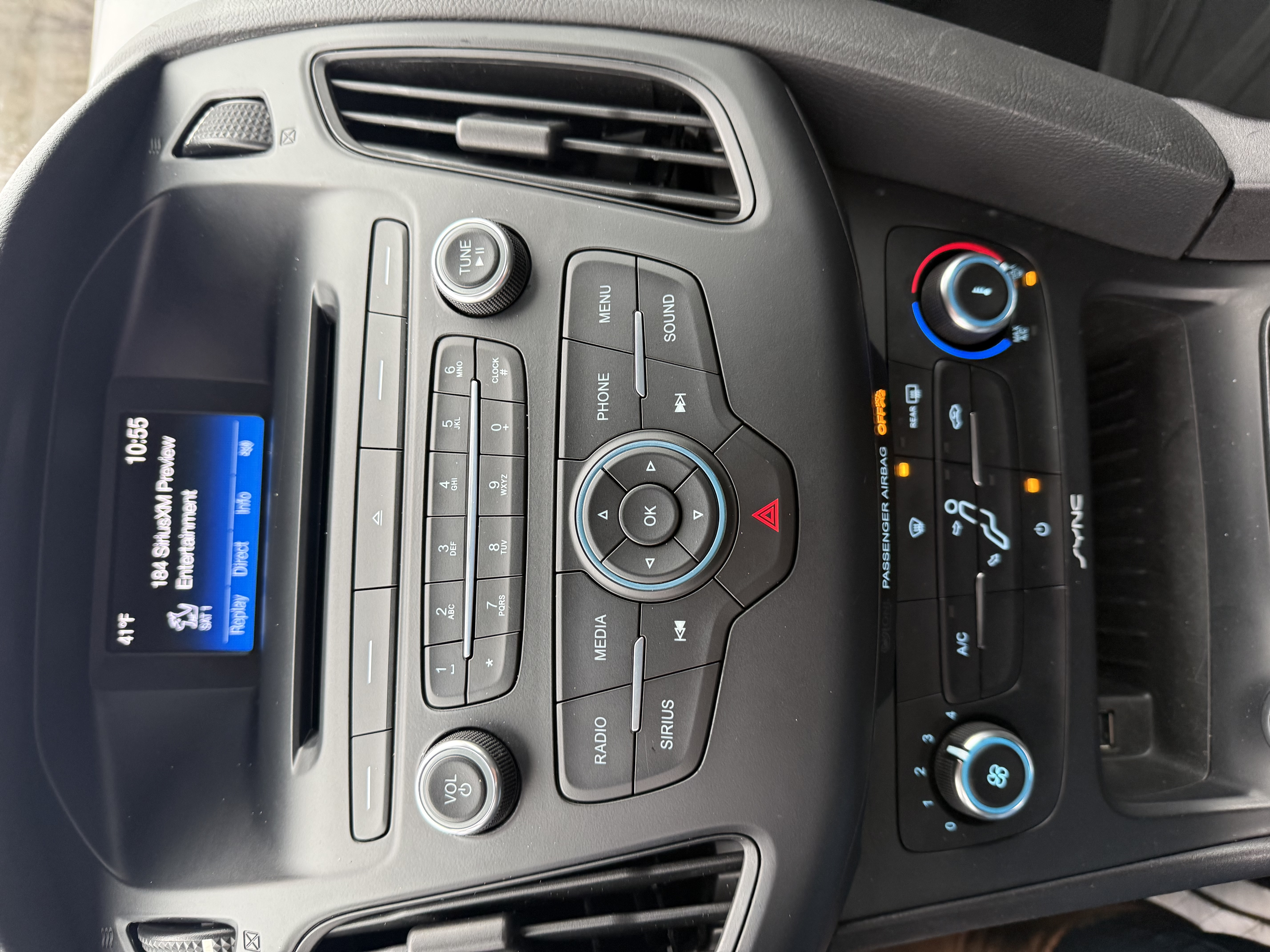 2016 Ford Focus SE - Photo 26
