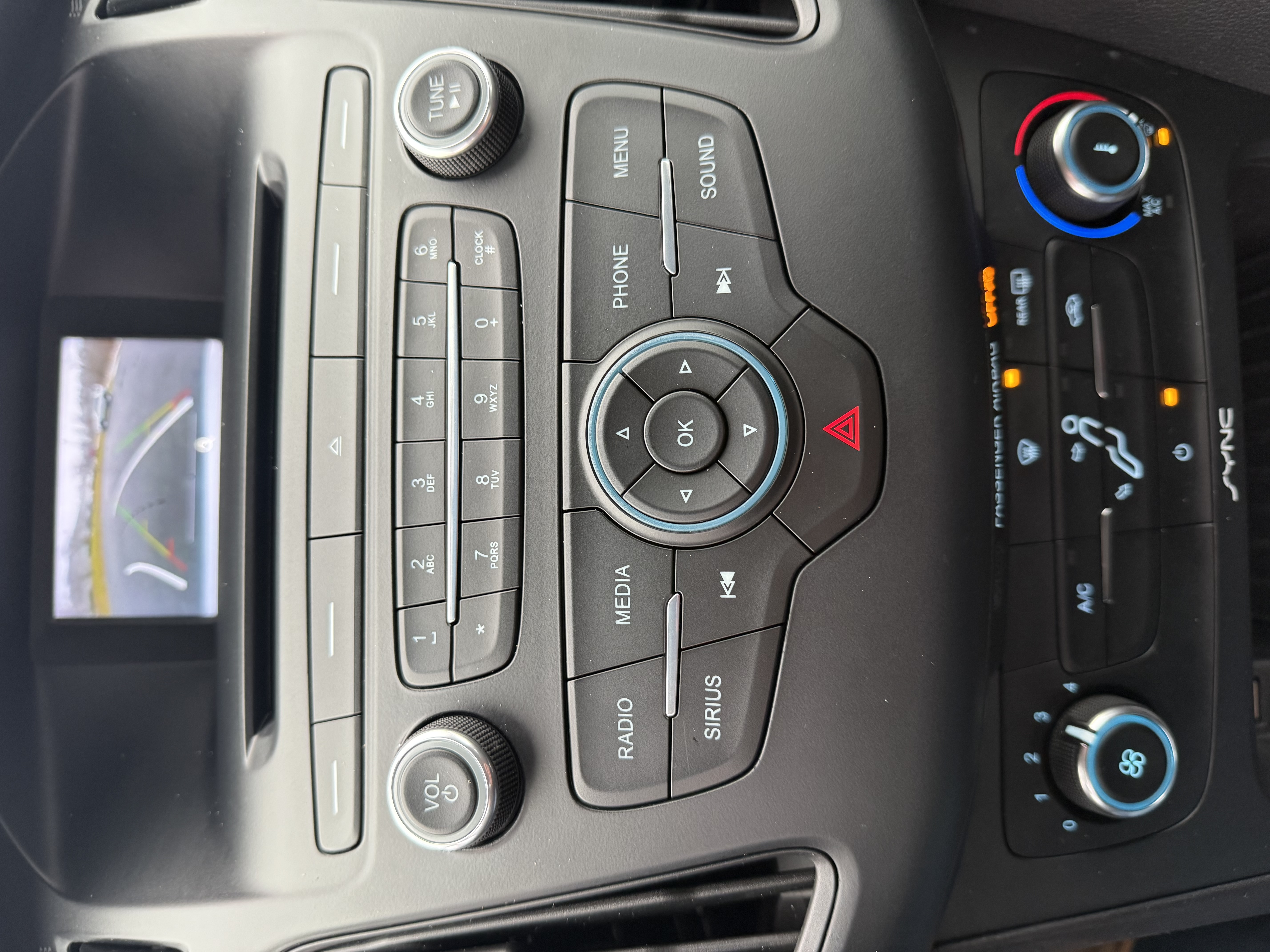 2016 Ford Focus SE - Photo 27